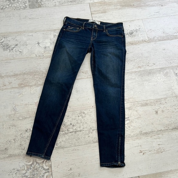 Hollister Low Rise Zippered Hem Jeans size 7R - Picture 1 of 11